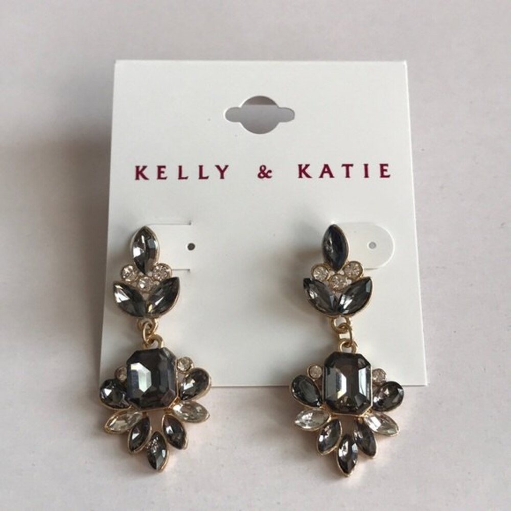 Kelly & Katie Chandelier Dangle Drop Earrings Gray Gold